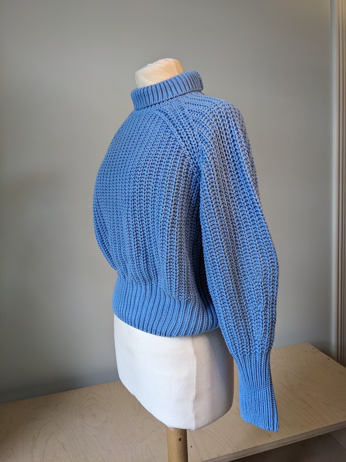 Rollkragenpullover Jumper Ola azurblau von Jan 'N June XS wie neu